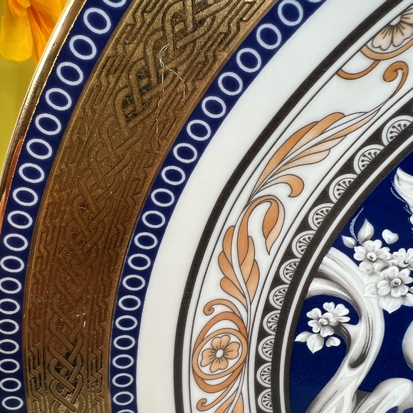 Fine Italian Design China plate, angels gold and blue design, so elegant plate! - Picture 12 of 13